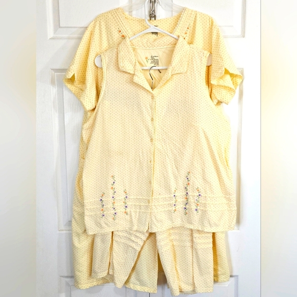 Secret Treasures Other - Secret Treasures Yellow Orange Polka Dot Floral Embroidered 3-pc Pajama Set